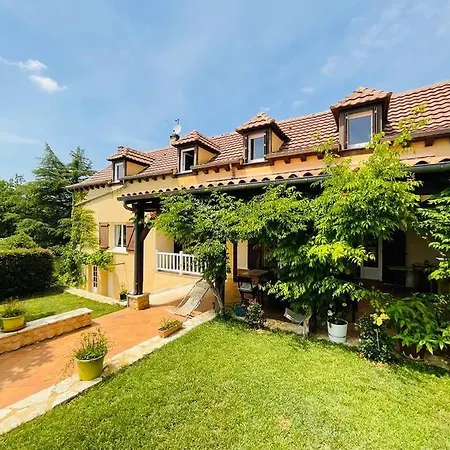 House With Swimming Pool, Sleeps 12 Dom wakacyjny
